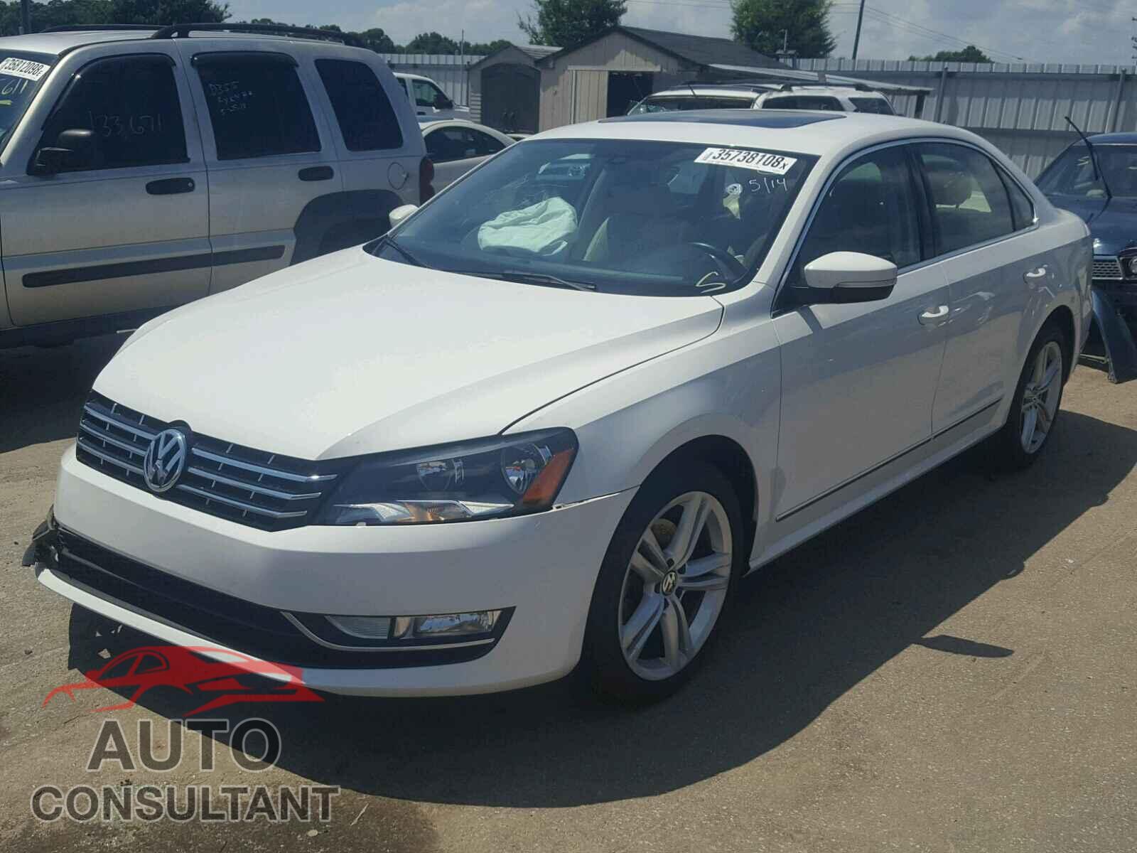 VOLKSWAGEN PASSAT 2015 - 1VWCV7A39FC004519