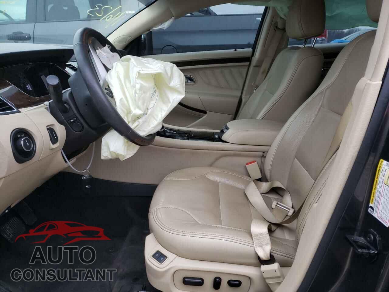 FORD TAURUS 2018 - 1FAHP2F81JG128317