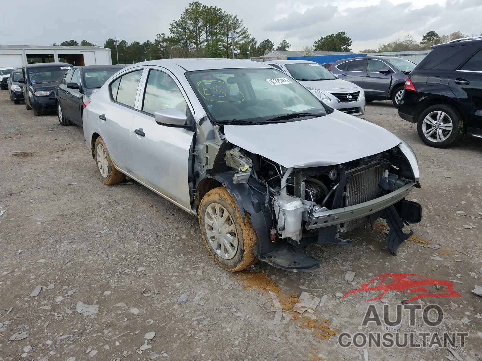NISSAN VERSA 2017 - 3N1CN7AP6HL863373