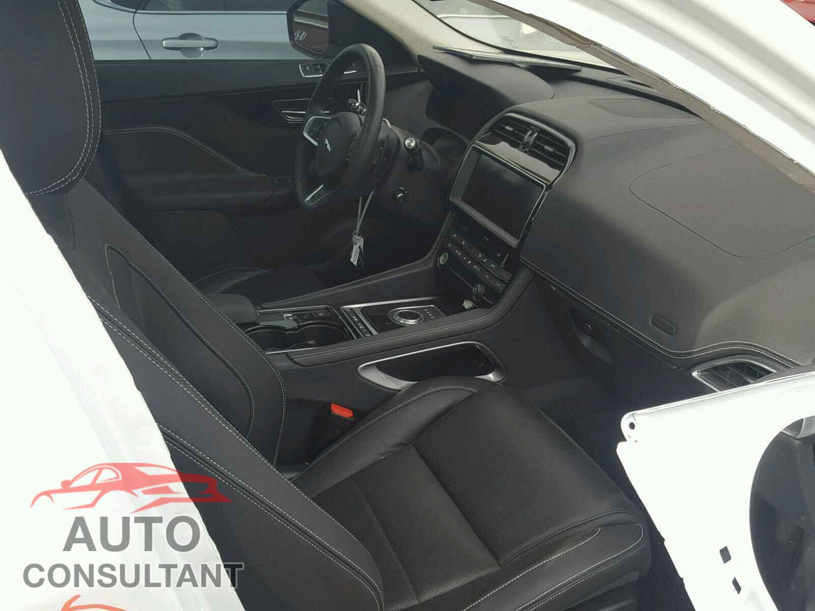 JAGUAR F-PACE 2017 - SADCL2BV5HA080379