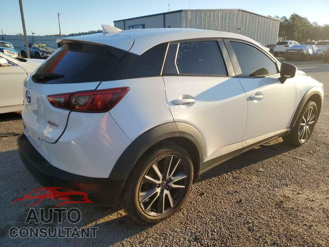 MAZDA CX-3 2018 - JM1DKFC73J0301631