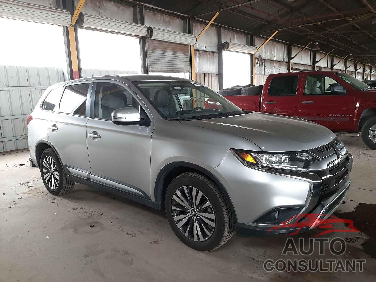 MITSUBISHI OUTLANDER 2019 - JA4AD3A38KZ034182