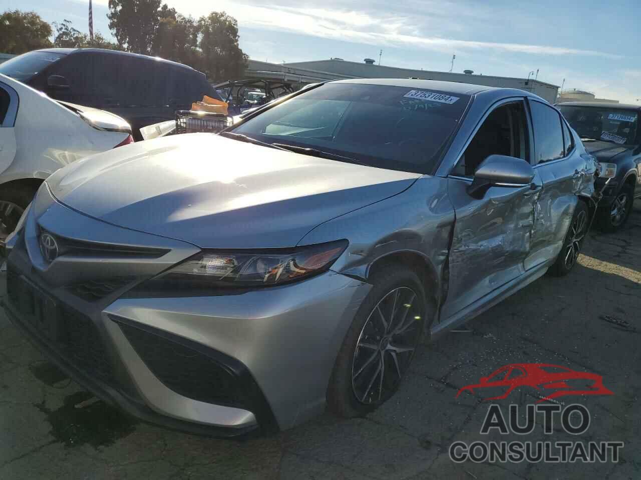 TOYOTA CAMRY 2022 - 4T1G11AK6NU624897