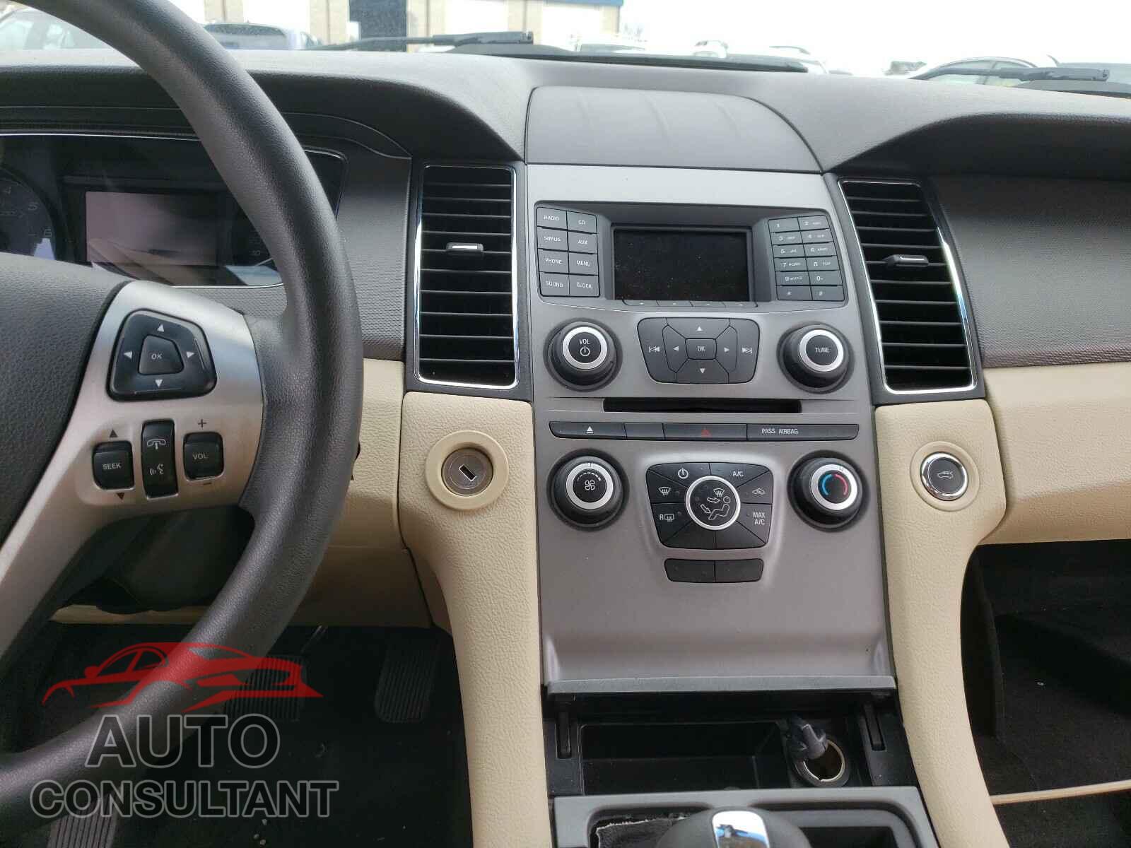 FORD TAURUS 2017 - 1FAHP2D88HG110877