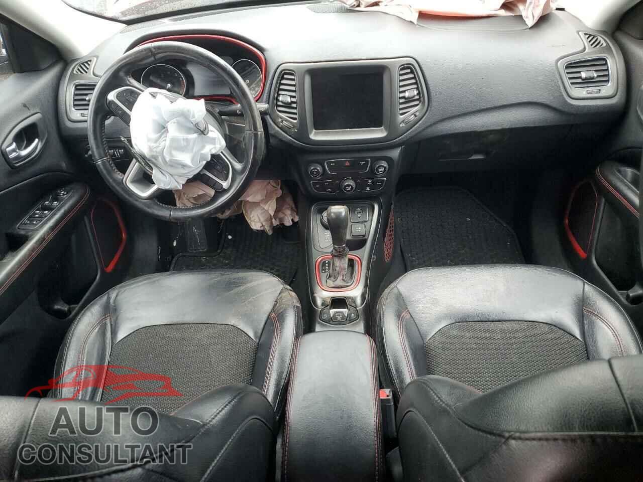 JEEP COMPASS 2020 - 3C4NJDDB3LT111848