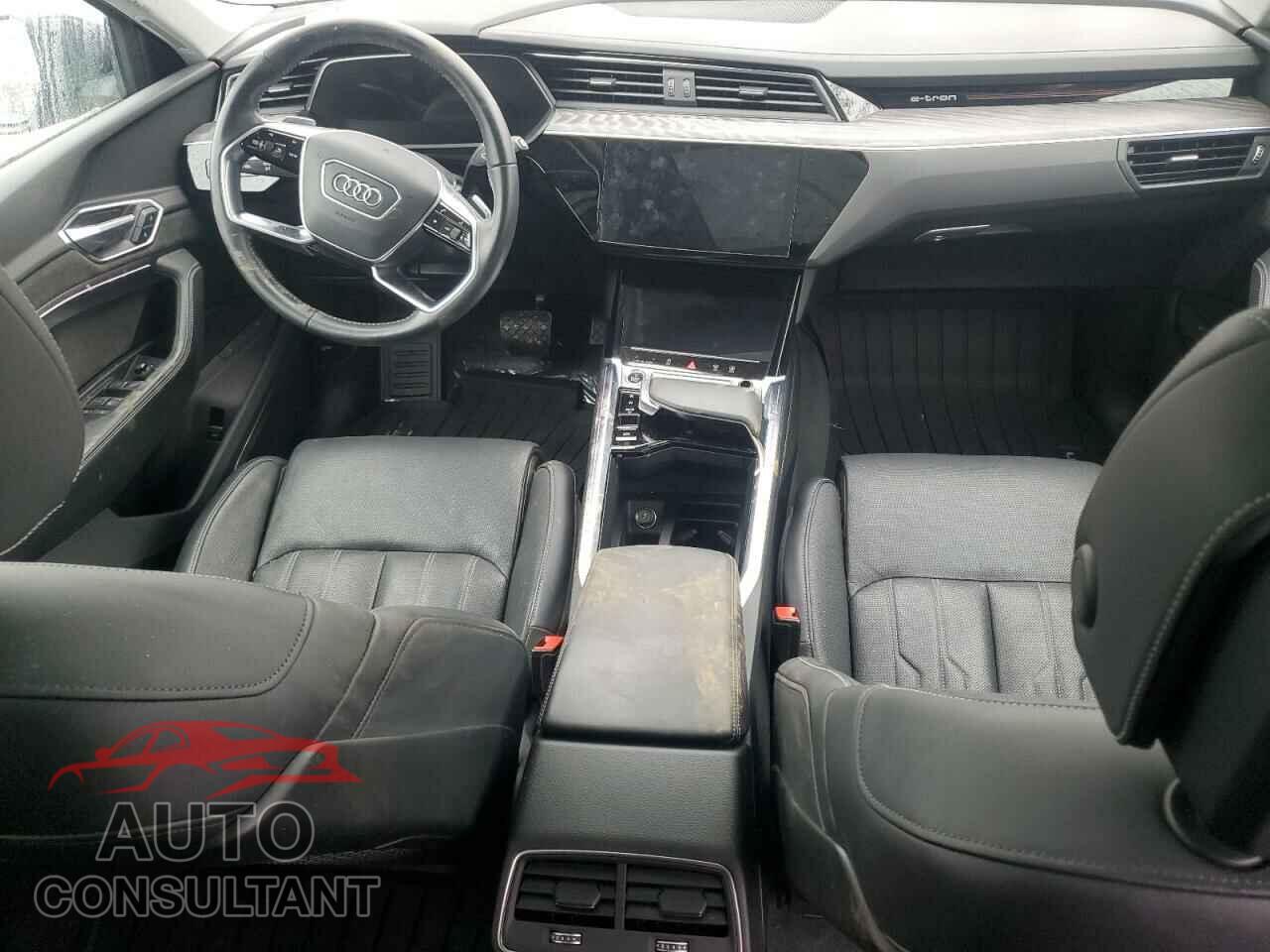 AUDI E-TRON 2021 - WA1VAAGE8MB004876