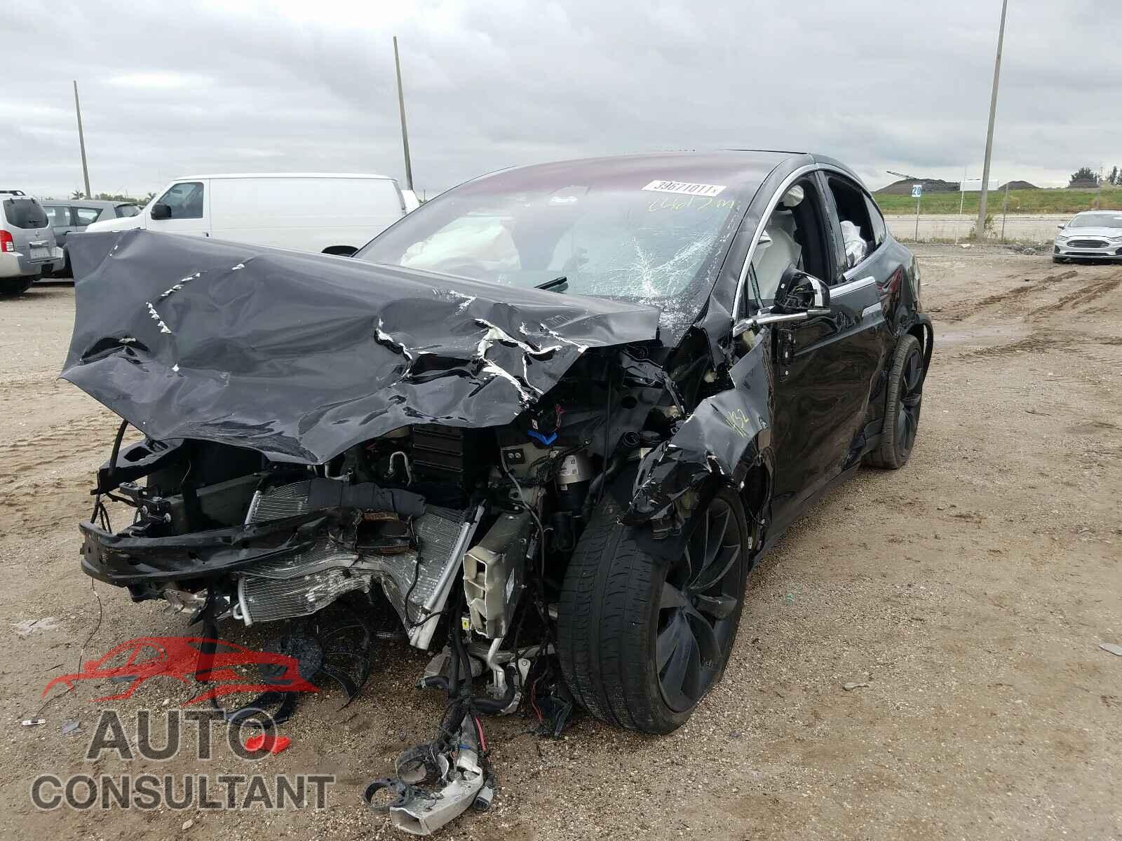 TESLA MODEL X 2020 - 5YJXCAE20LF229807