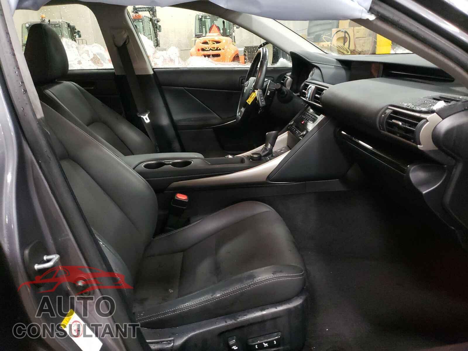 LEXUS IS 2017 - JTHCM1D26H5018938