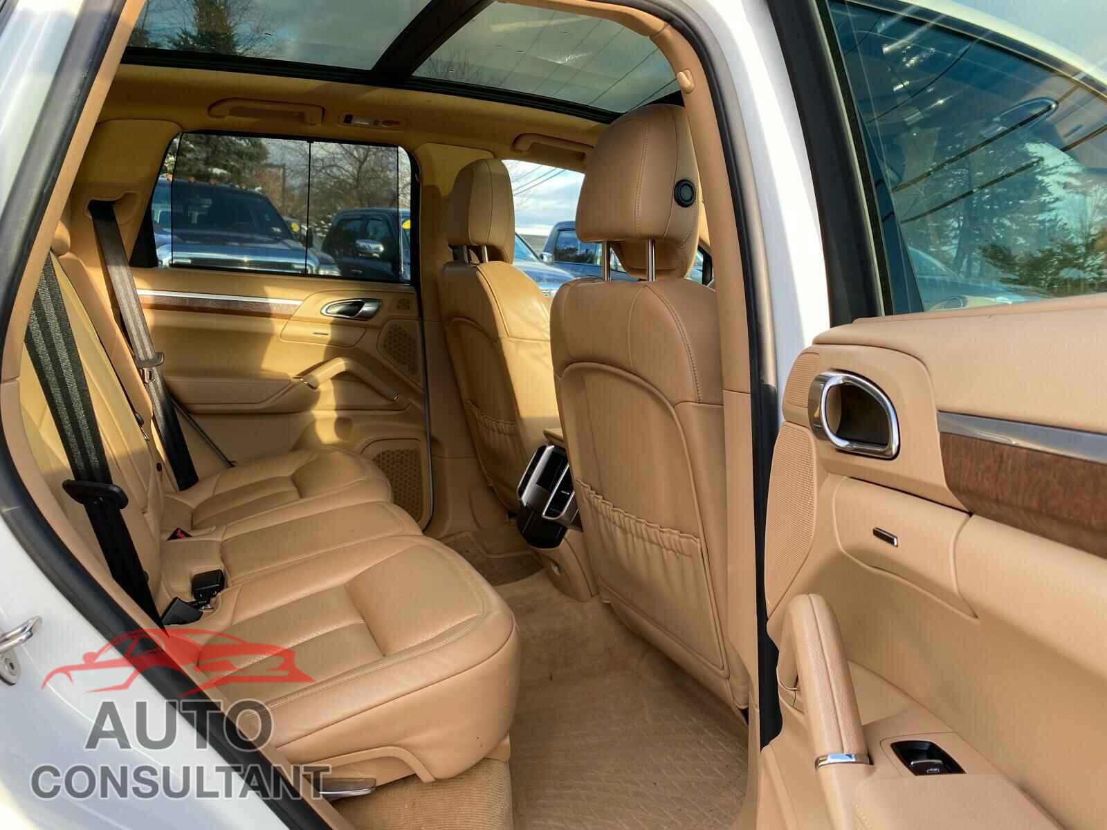 PORSCHE CAYENNE 2016 - WP1AB2A29GLA93425