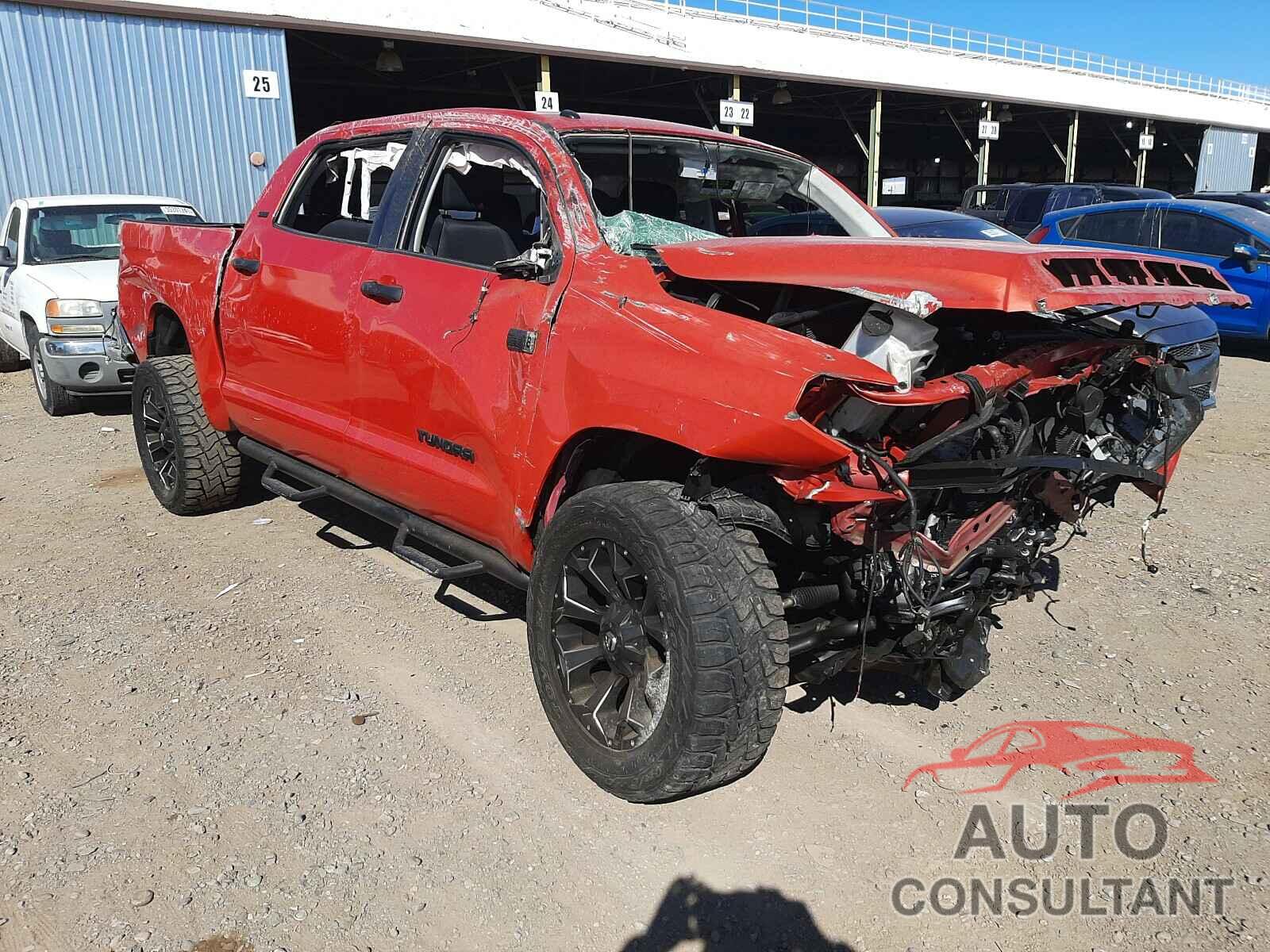 TOYOTA TUNDRA 2018 - 5TFDY5F16JX752379