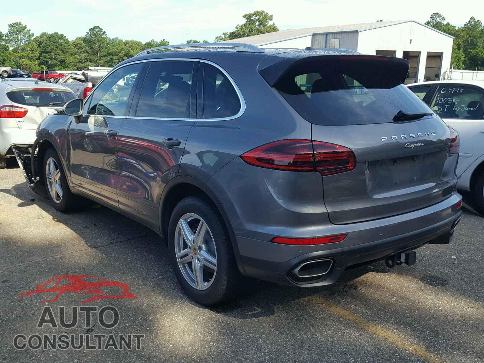 PORSCHE CAYENNE 2016 - WP1AA2A24GKA11352