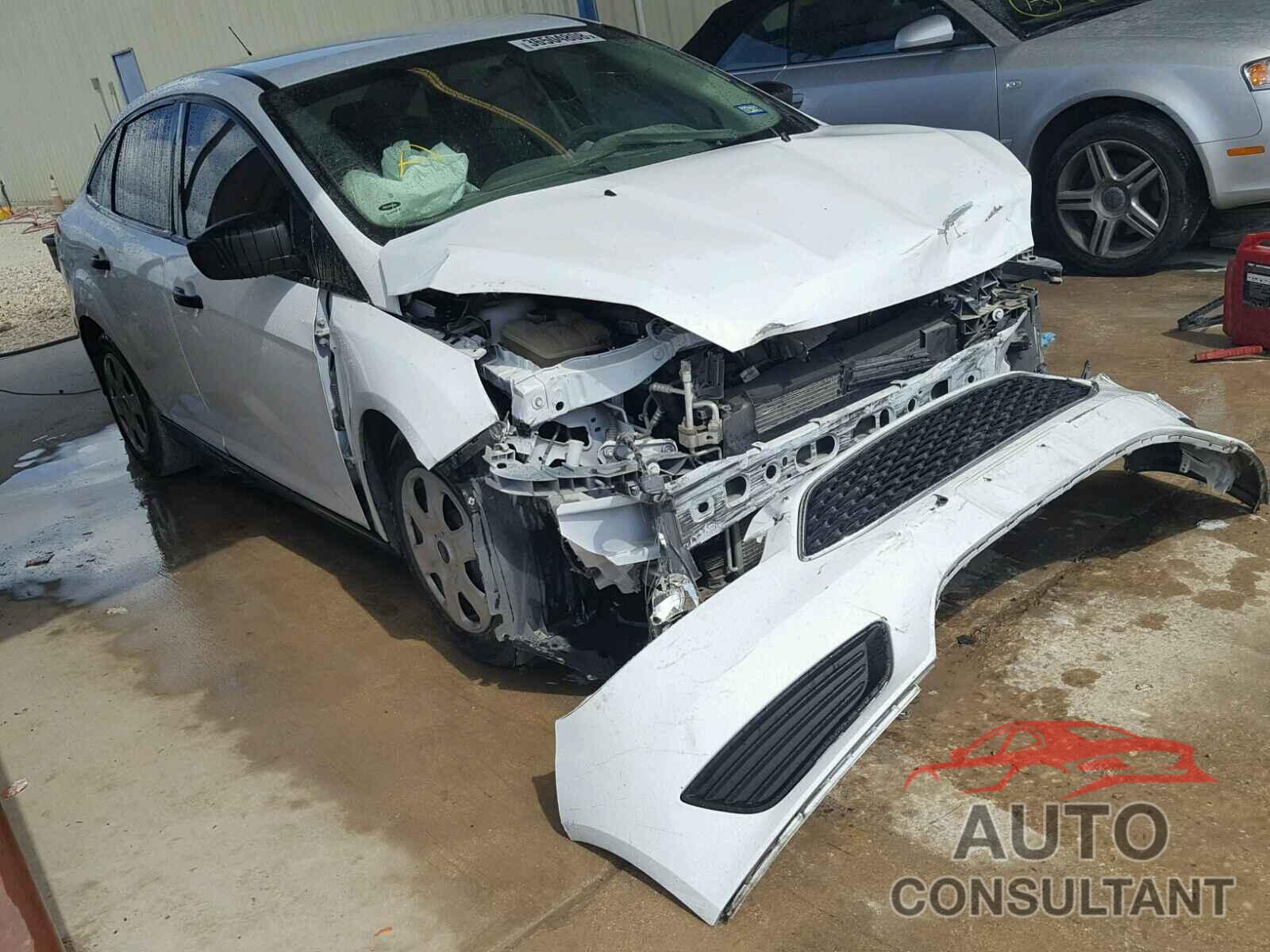 FORD FOCUS 2017 - 1FADP3E23HL244377