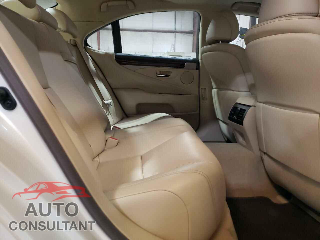 LEXUS LS460 2016 - JTHBL5EF6G5142049