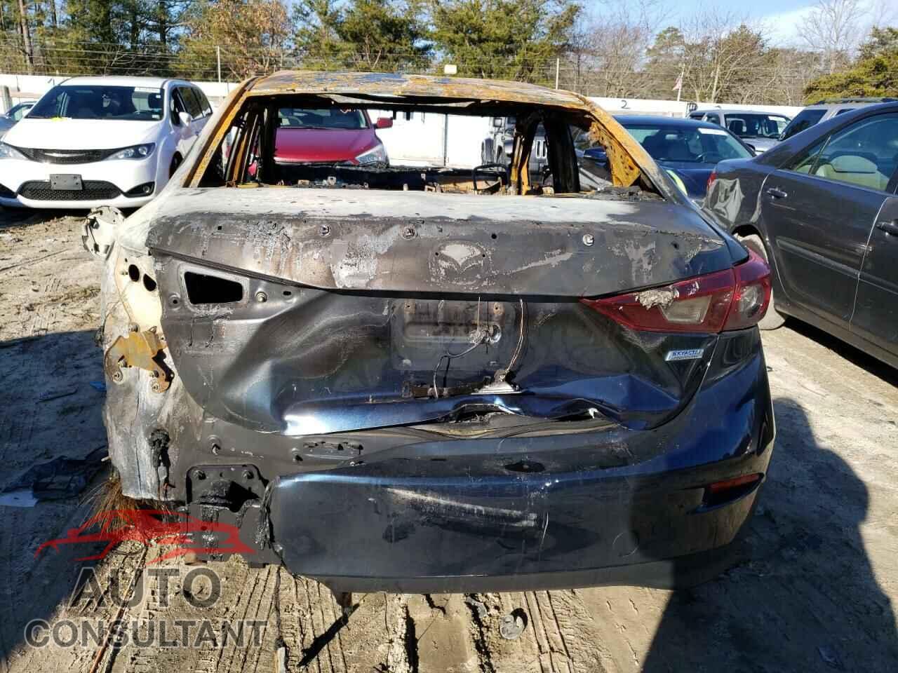 MAZDA 3 2018 - 3MZBN1V32JM241086