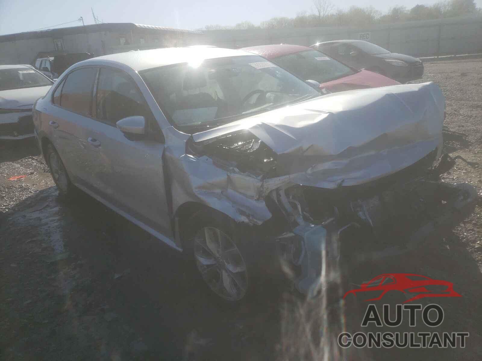 VOLKSWAGEN PASSAT 2018 - 1VWAA7A36JC025341