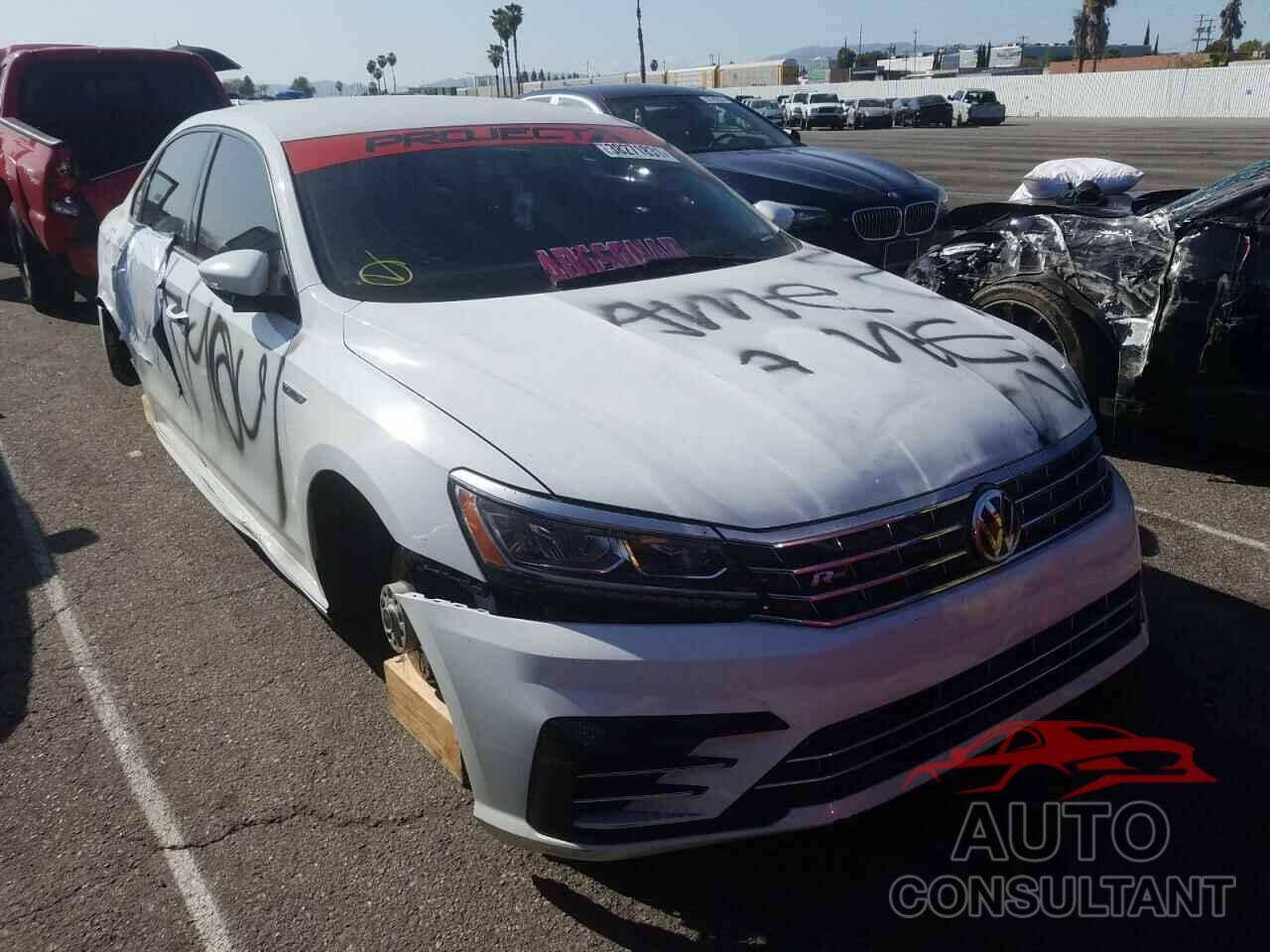 VOLKSWAGEN PASSAT 2018 - 1VWAA7A39JC044689
