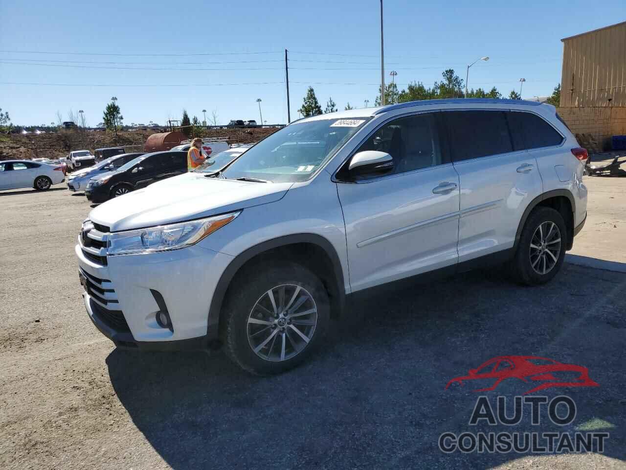 TOYOTA HIGHLANDER 2019 - 5TDJZRFH2KS930042