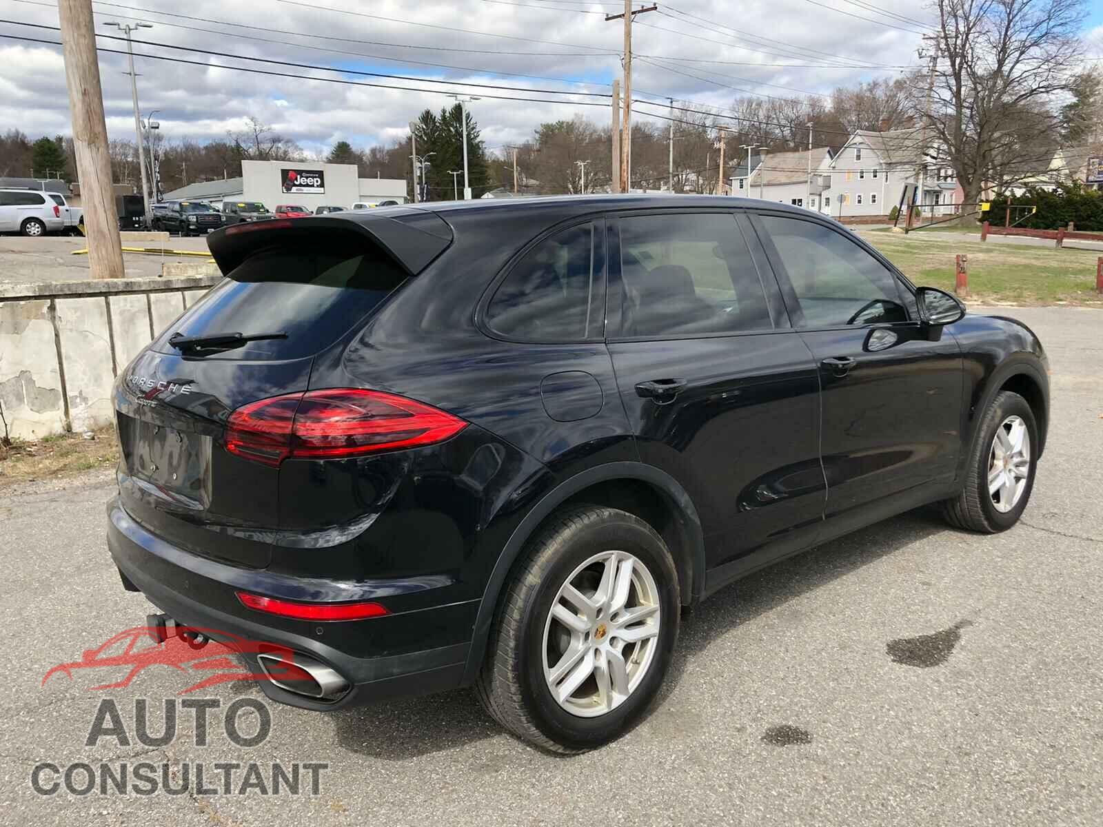 PORSCHE CAYENNE 2016 - WP1AA2A21GKA37262