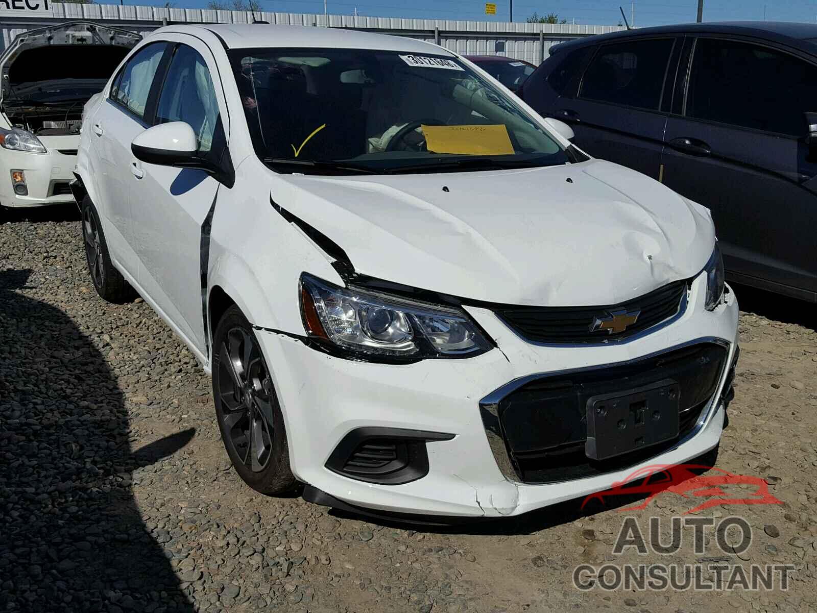 CHEVROLET SONIC 2018 - 1G1JF5SB1J4106071