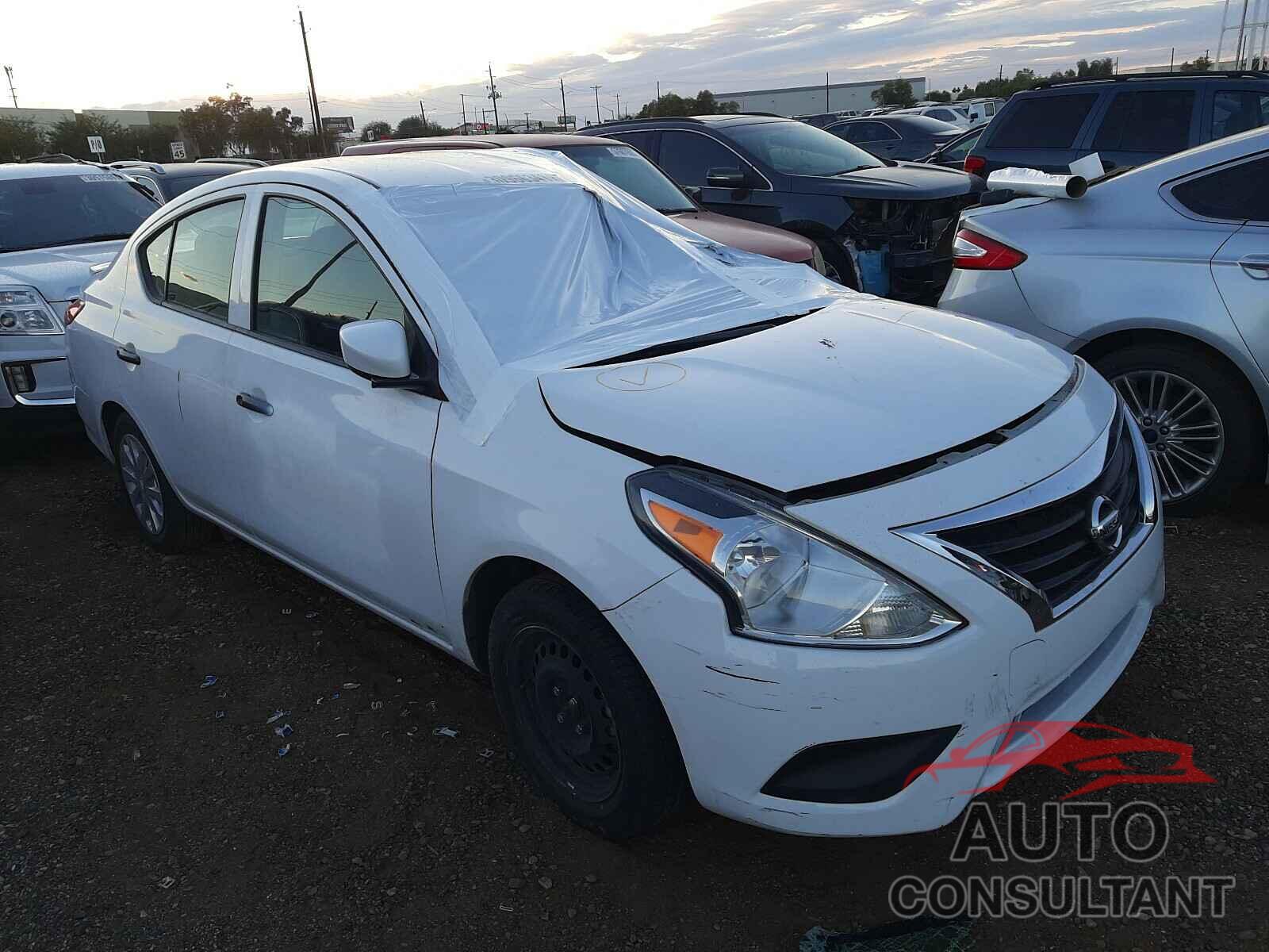 NISSAN VERSA 2017 - 3N1CN7APXHL873405