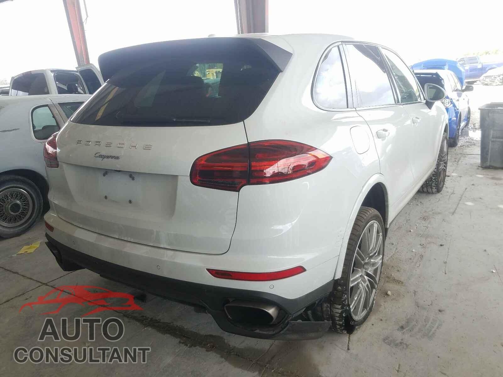 PORSCHE CAYENNE 2018 - WP1AA2A28JKA05996