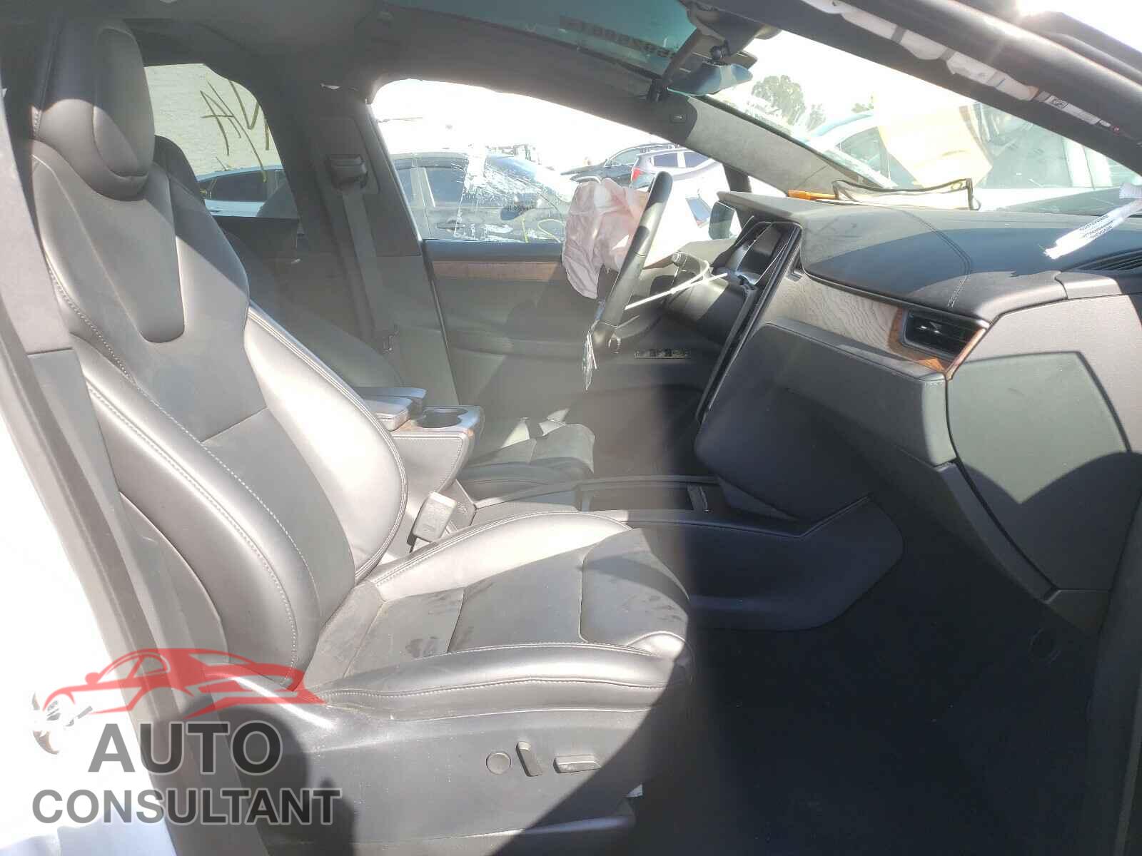 TESLA MODEL X 2020 - 5YJXCBE20LF242014