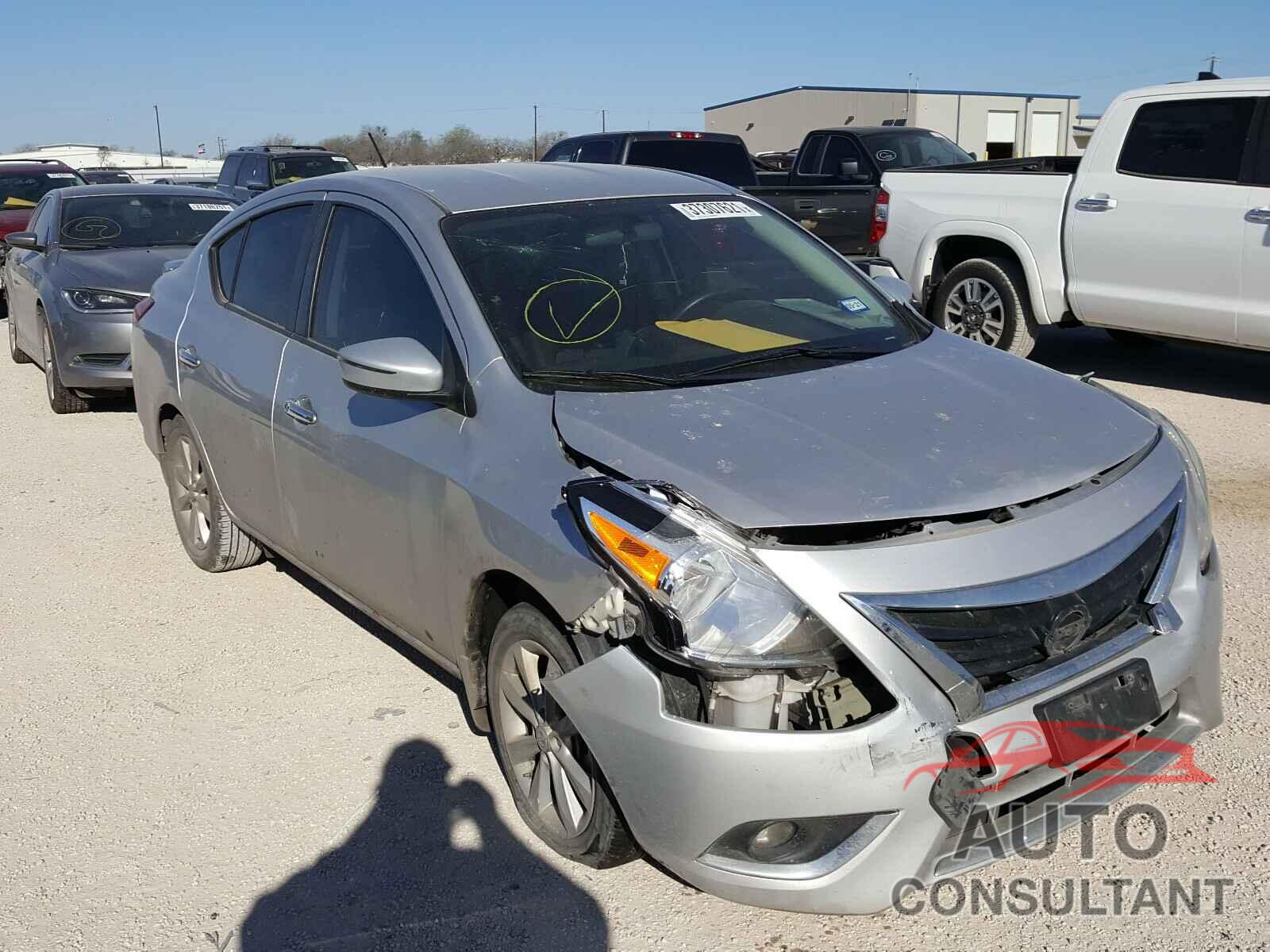 NISSAN VERSA 2017 - 3N1CN7AP3HL810100