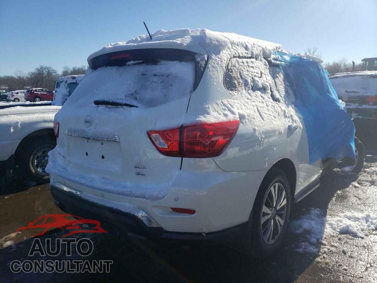 NISSAN PATHFINDER 2017 - 5N1DR2MM5HC628688