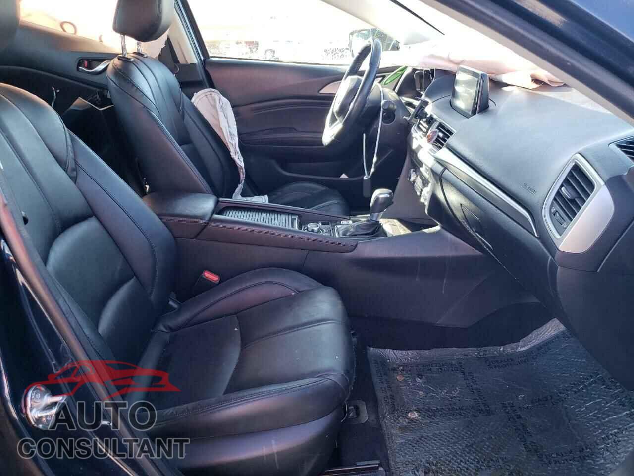MAZDA 3 2017 - 3MZBN1V70HM111949