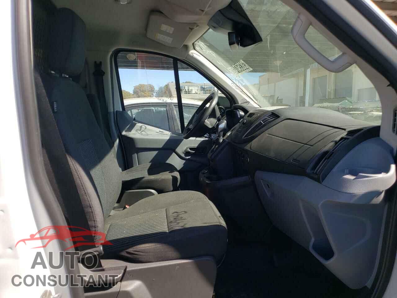 FORD TRANSIT CO 2018 - 1FTYR1ZM2JKB17539