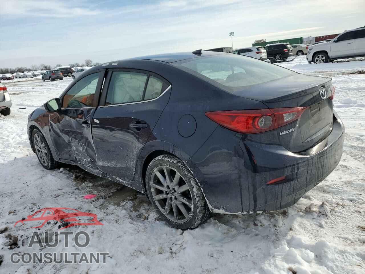 MAZDA 3 2018 - 3MZBN1V33JM198068