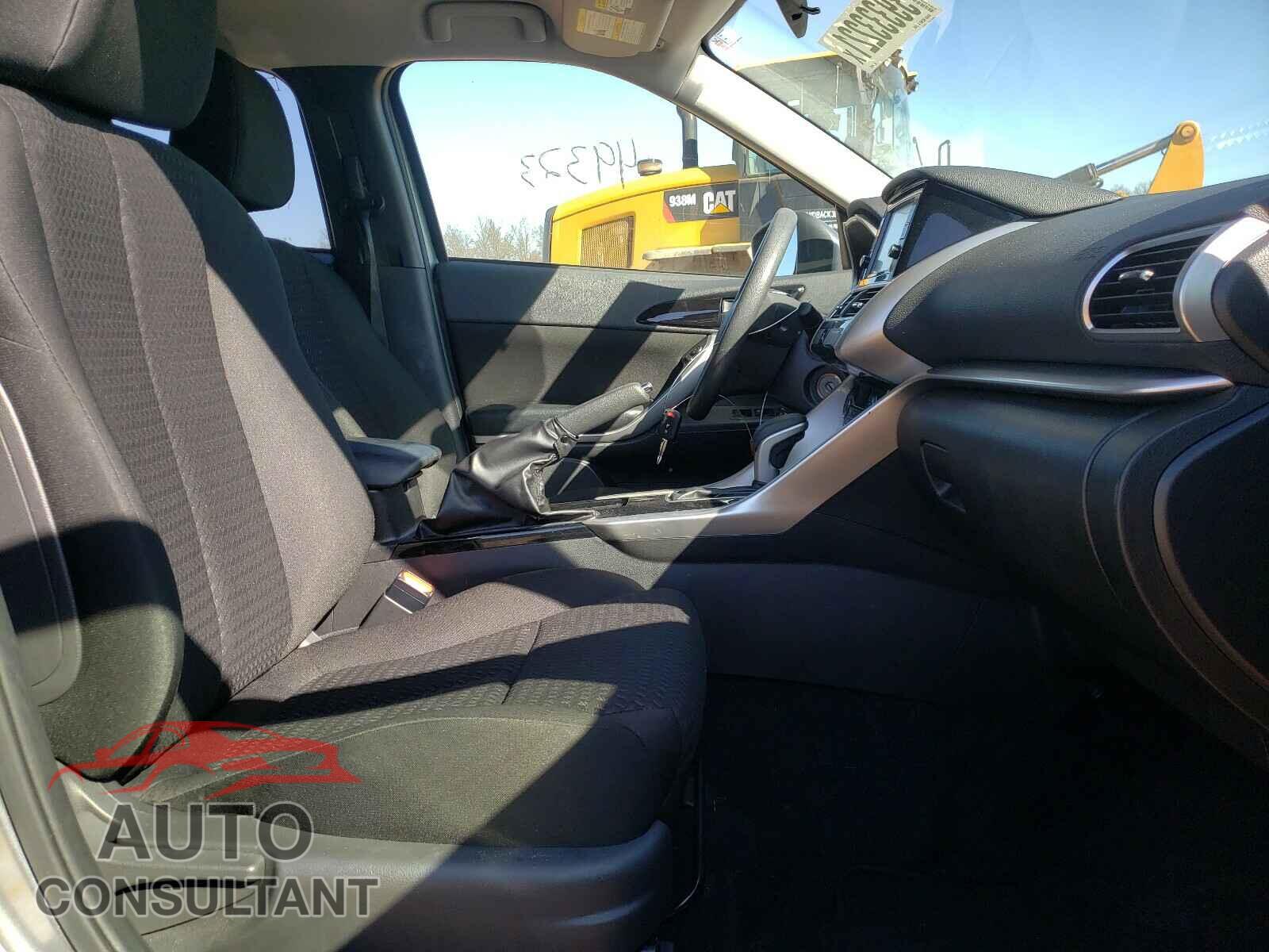 MITSUBISHI ECLIPSE 2019 - JA4AT3AA5KZ040555