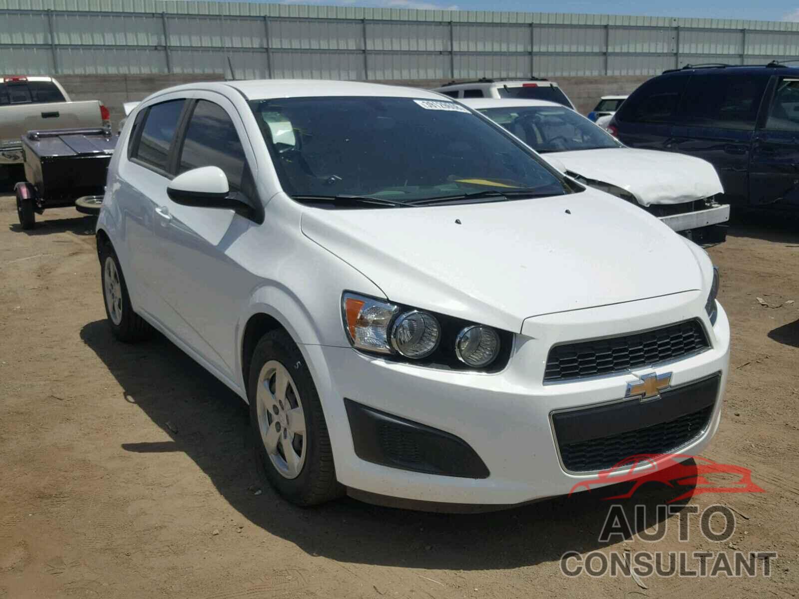 CHEVROLET SONIC 2015 - 1G1JA6SH6F4170459