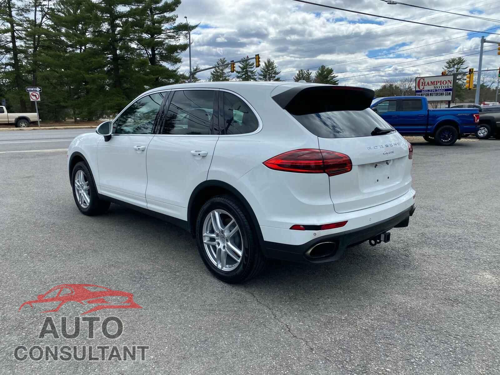 PORSCHE CAYENNE 2016 - WP1AA2A24GLA08686