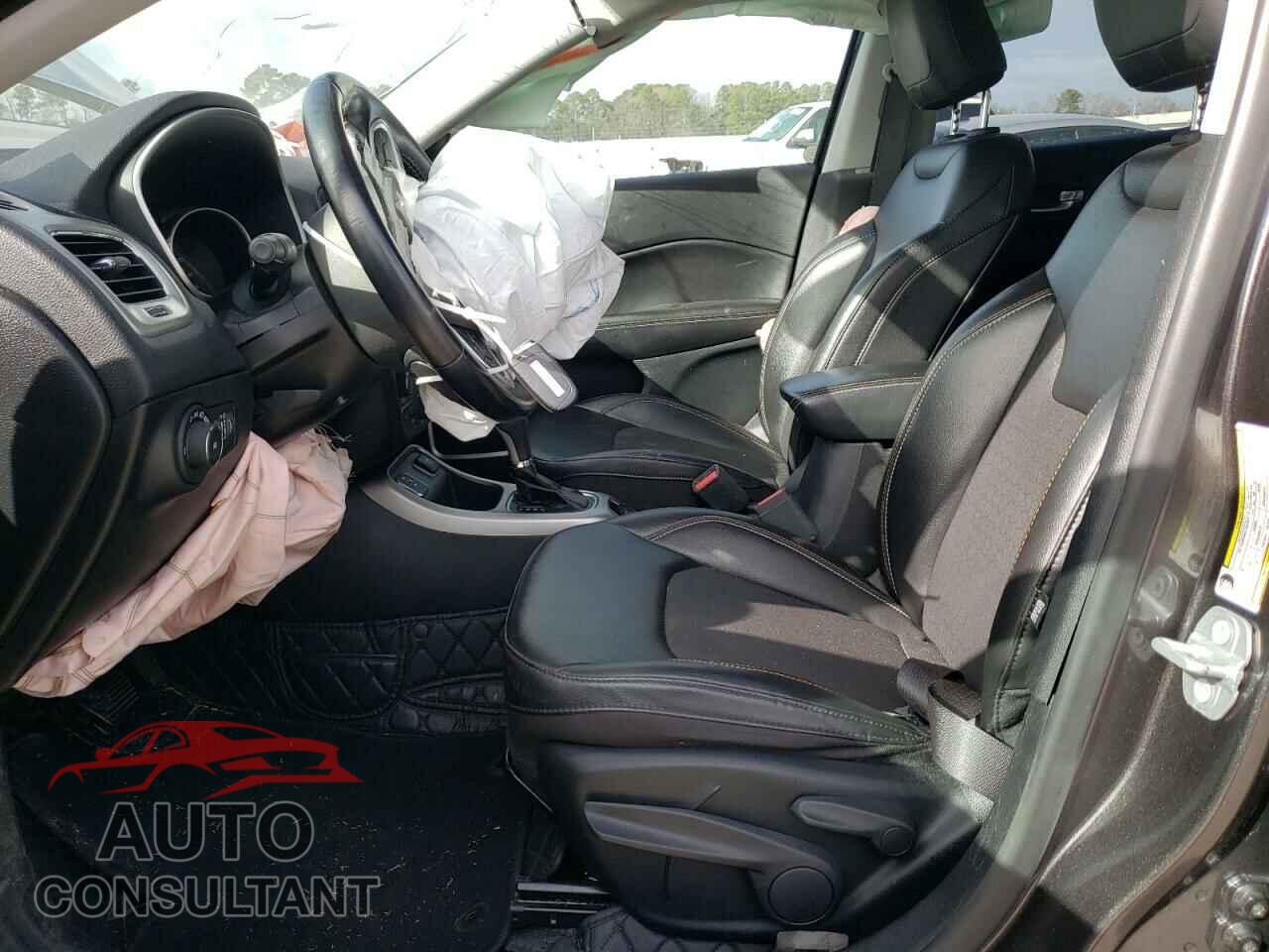 JEEP COMPASS 2020 - 3C4NJCBB2LT150976
