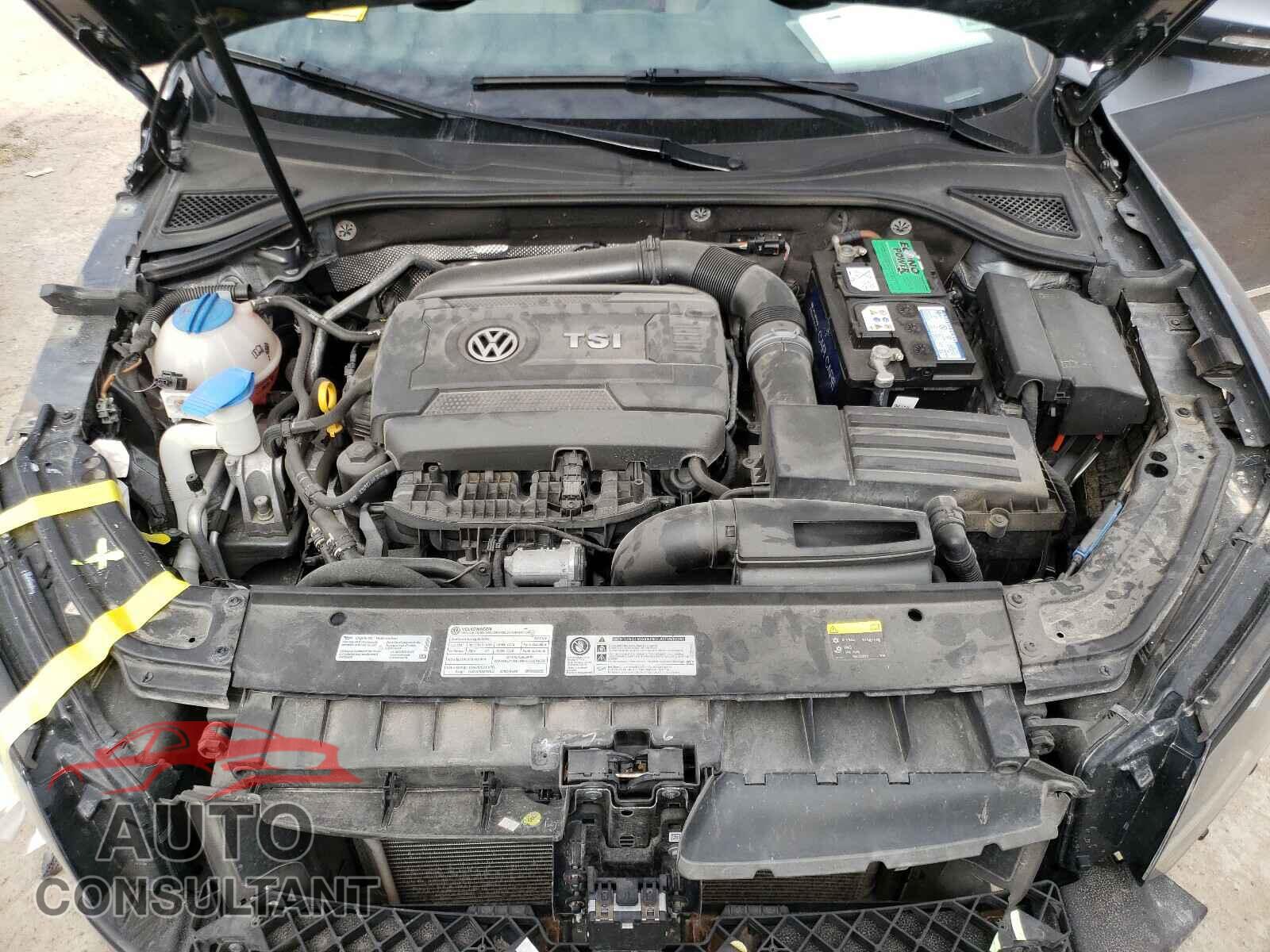 VOLKSWAGEN PASSAT 2017 - 1VWAT7A34HC016657