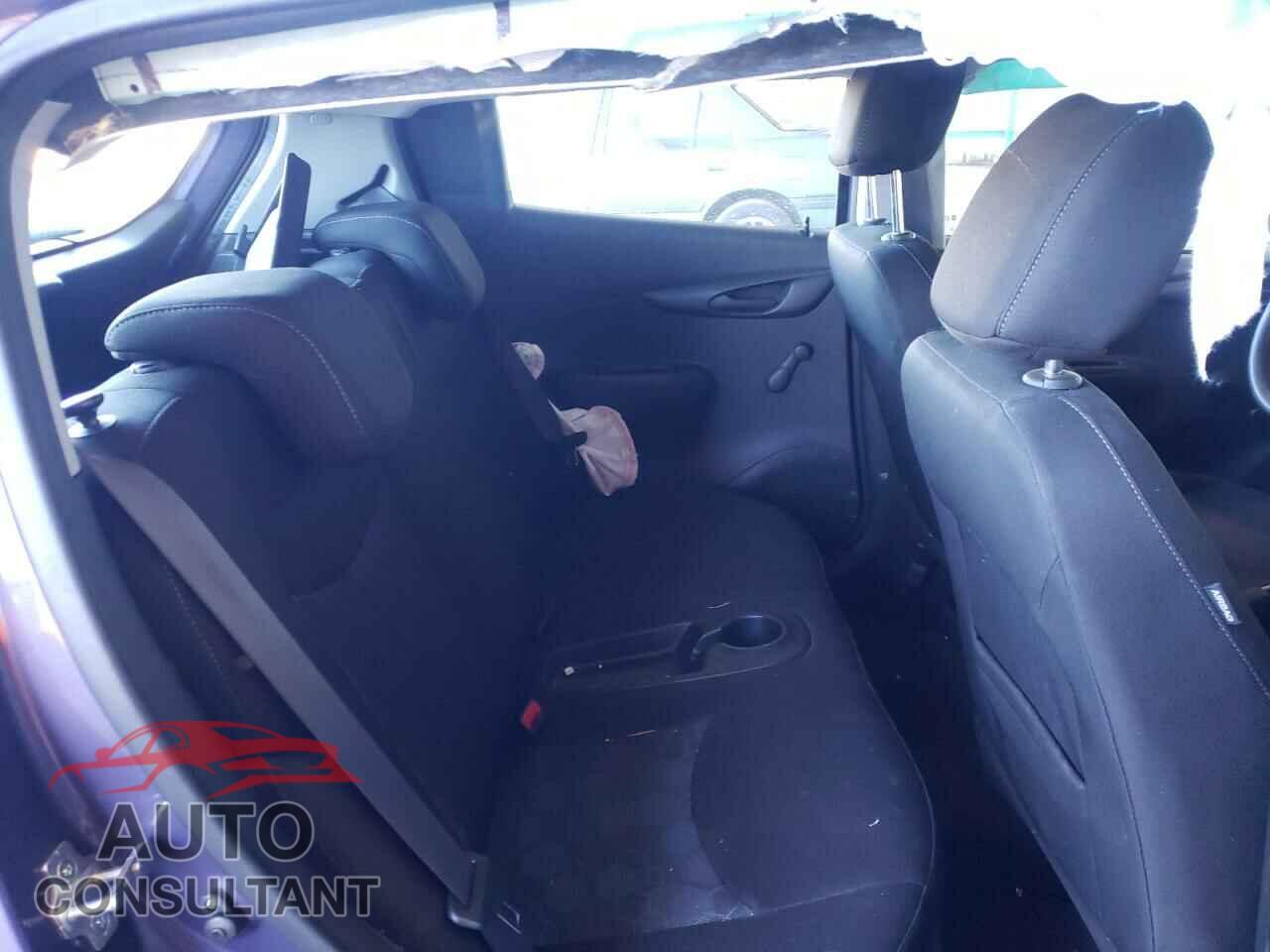 CHEVROLET SPARK 2017 - KL8CA6SA3HC758405