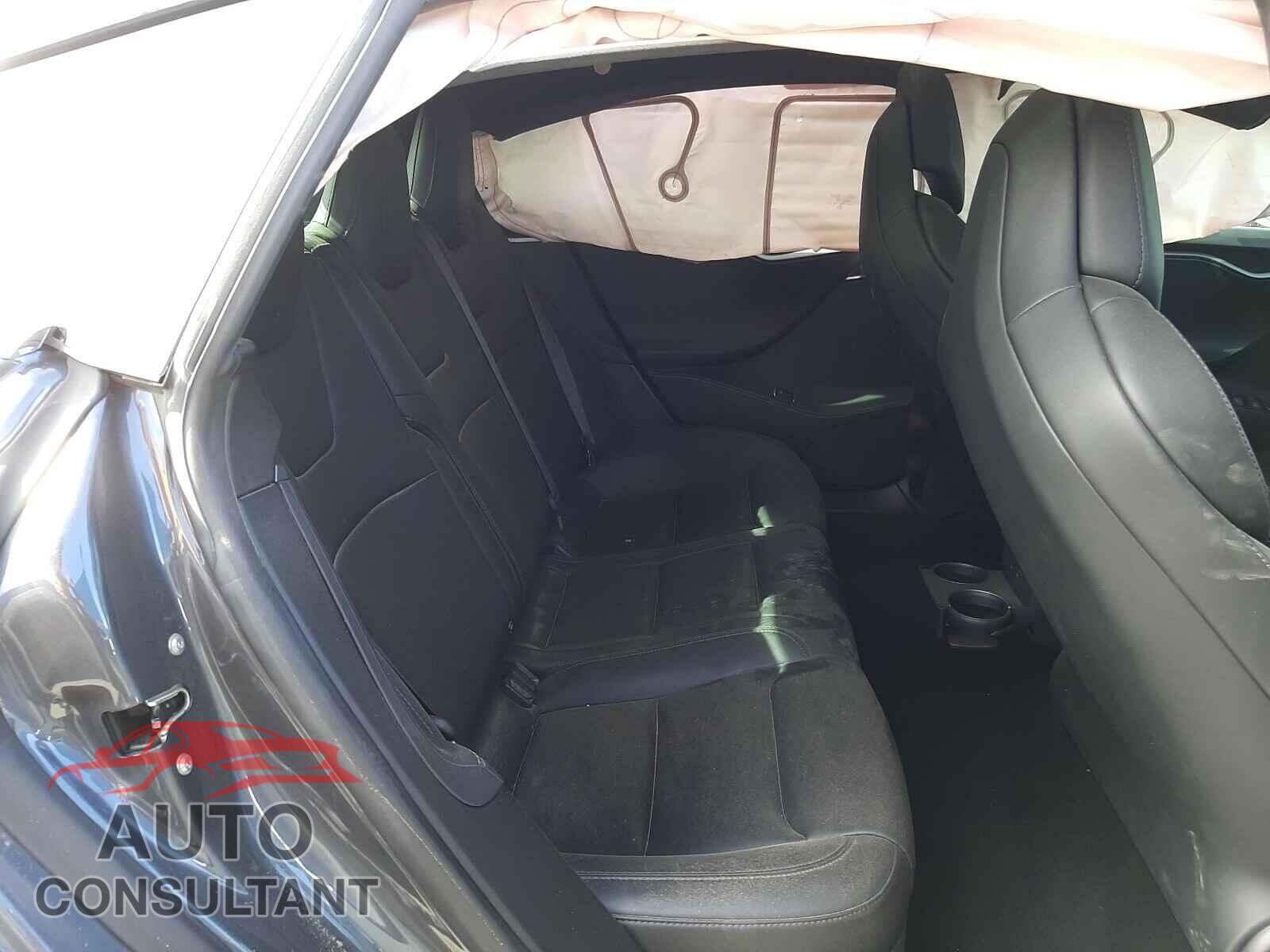 TESLA MODEL S 2019 - 5YJSA1E20KF307209