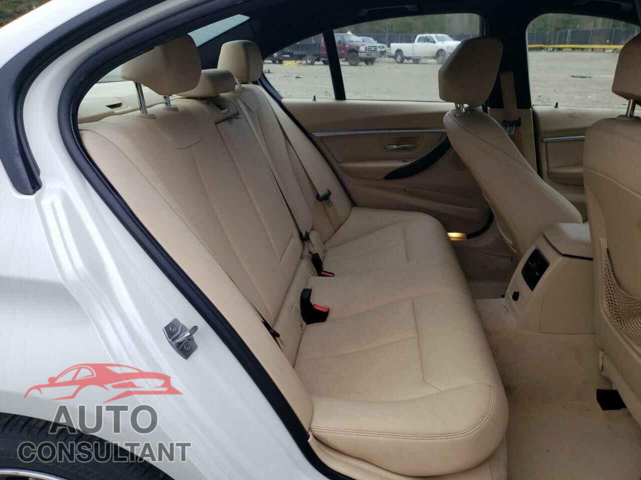 BMW 3 SERIES 2016 - WBA8E3G56GNU01019