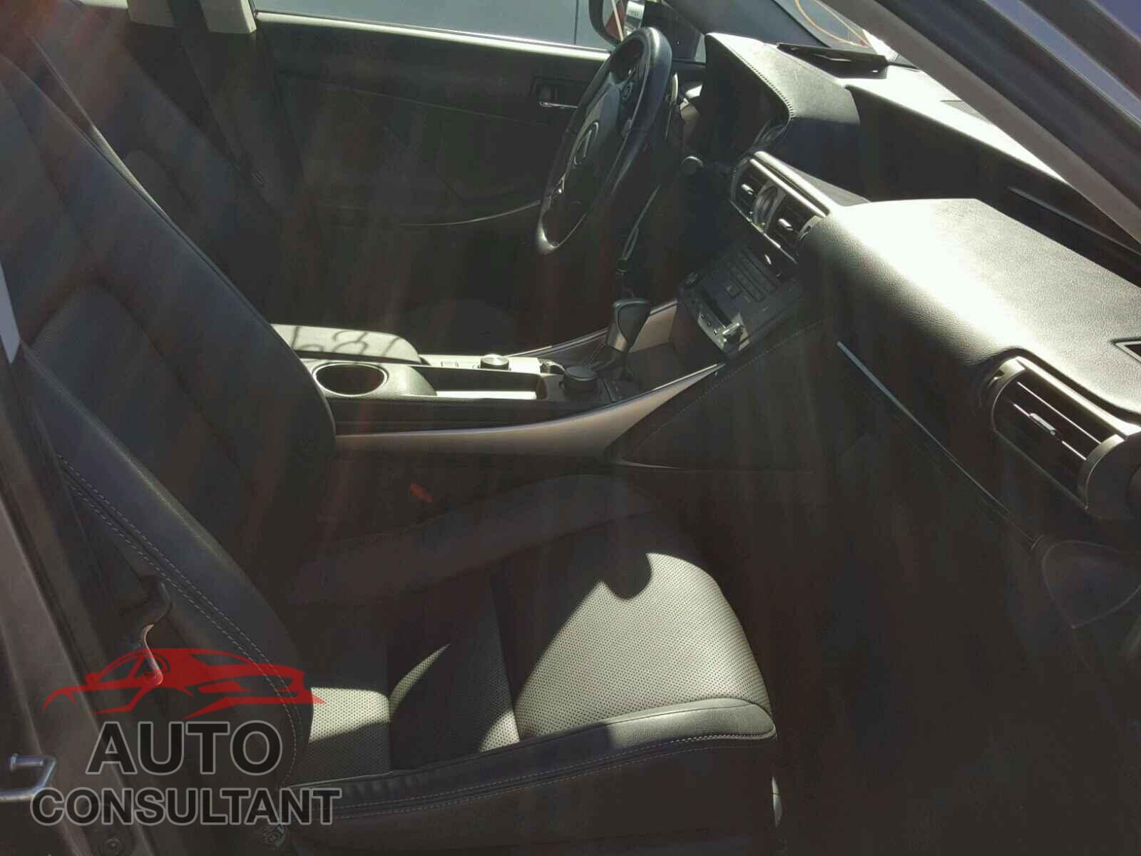 LEXUS IS 2016 - JTHBA1D22G5027705