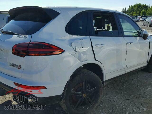 PORSCHE CAYENNE 2017 - WP1AA2A22HKA84396