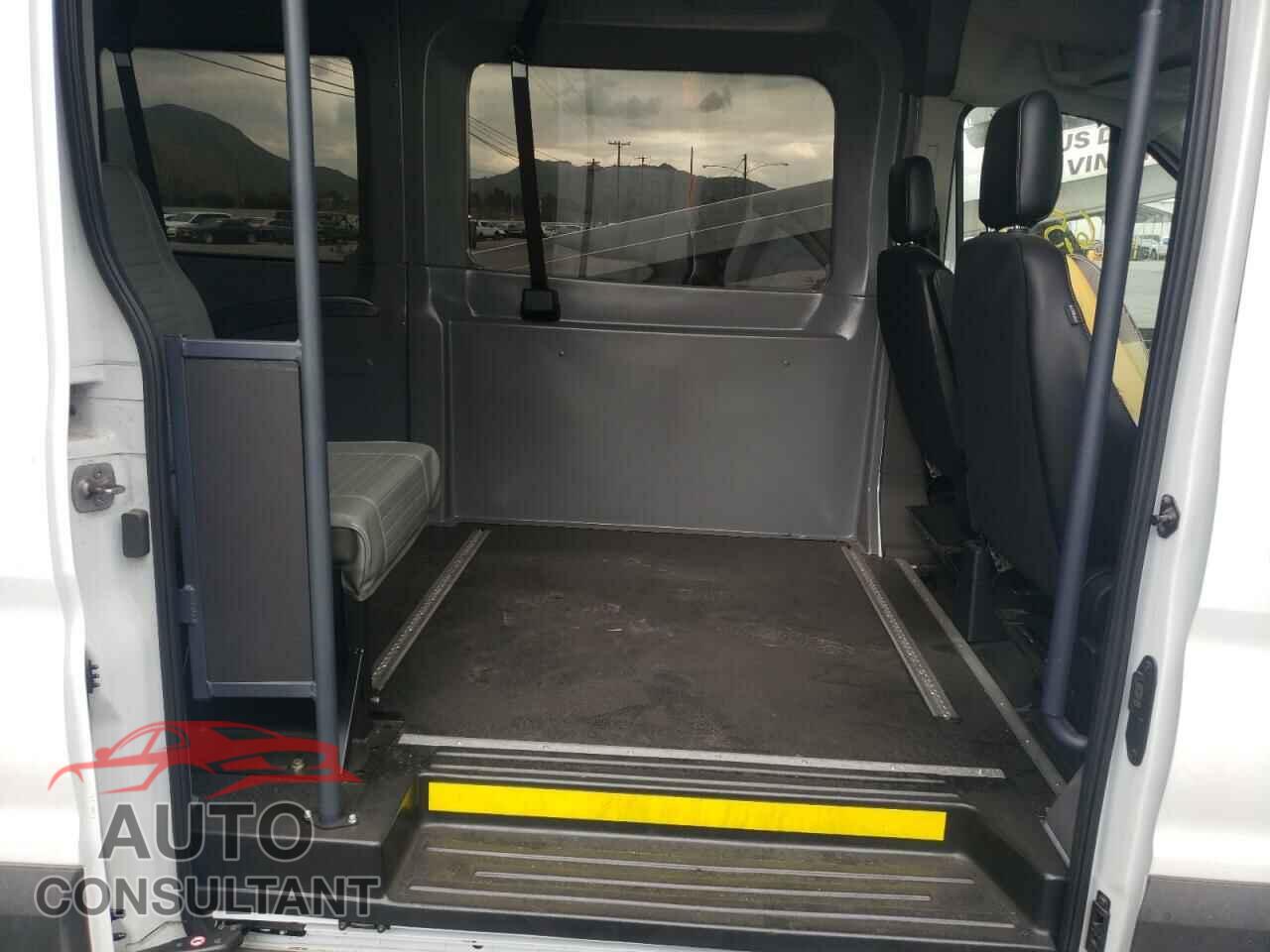 FORD TRANSIT CO 2020 - 1FTYE1C82LKA65324