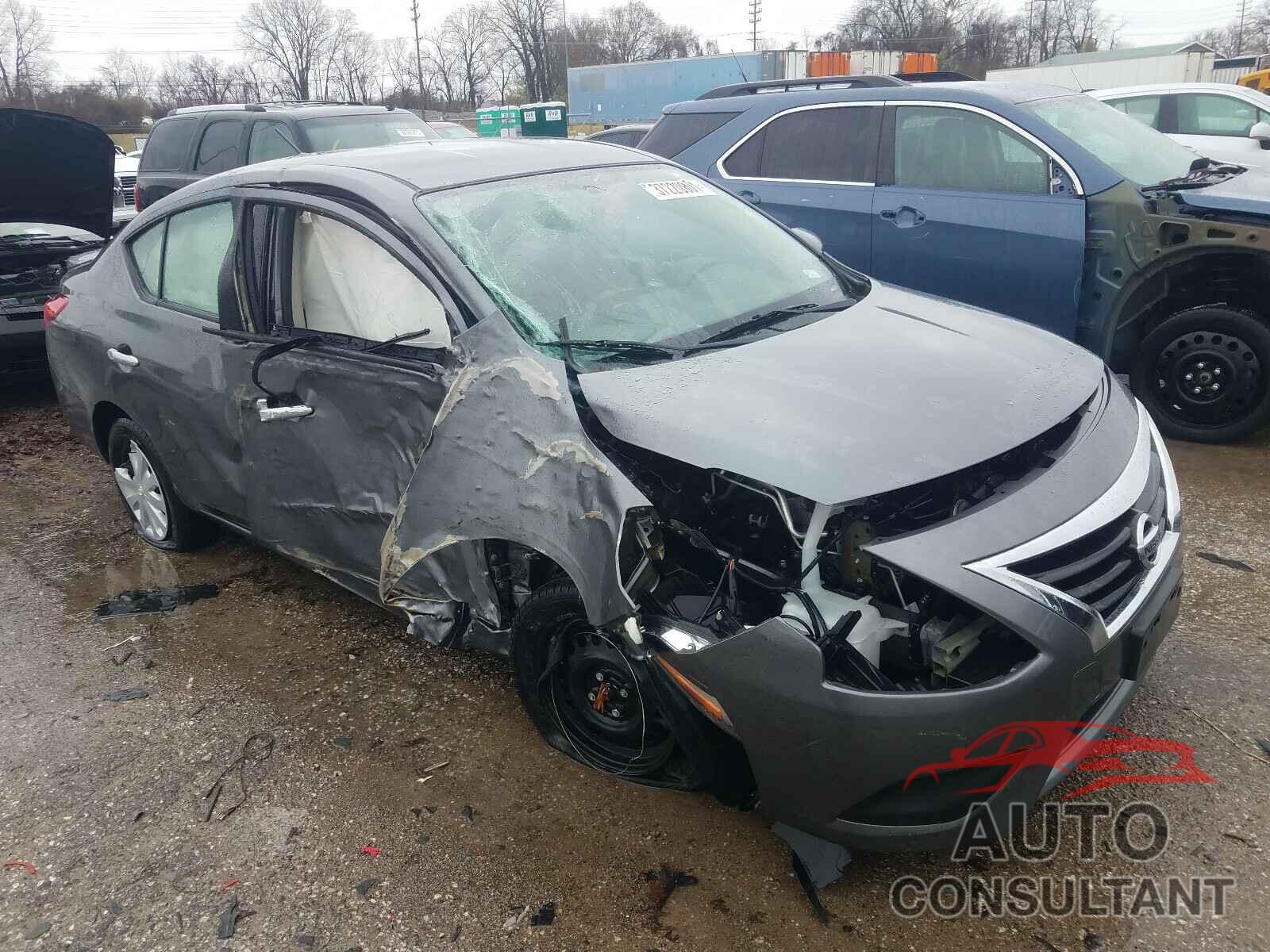 NISSAN VERSA 2018 - 3N1CN7AP0JL863794