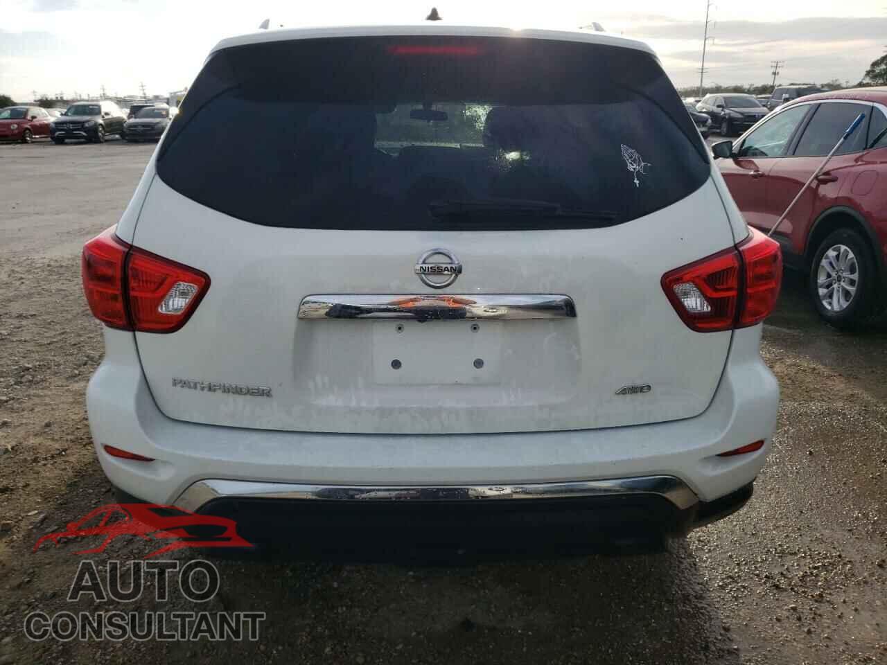NISSAN PATHFINDER 2017 - 5N1DR2MM1HC659663