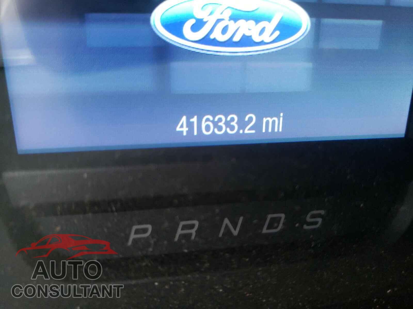 FORD TAURUS 2017 - 1FAHP2D80HG132498
