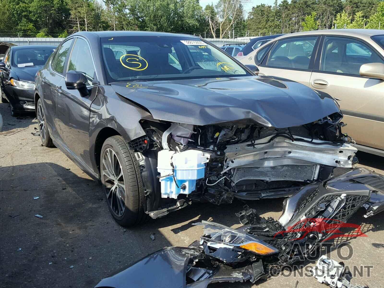 TOYOTA CAMRY 2018 - 4T1B11HK0JU555330