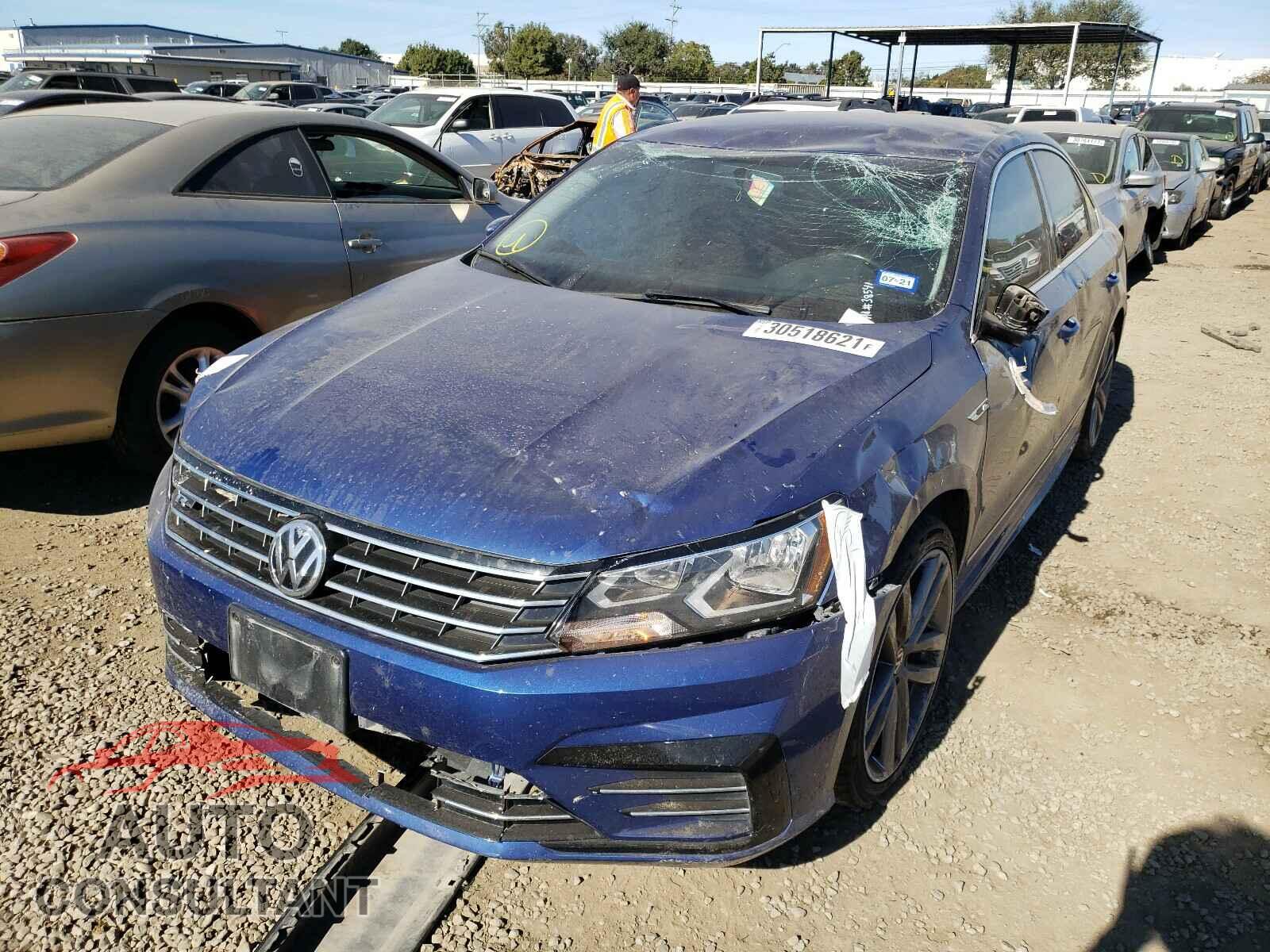 VOLKSWAGEN PASSAT 2017 - 1VWDT7A31HC066784