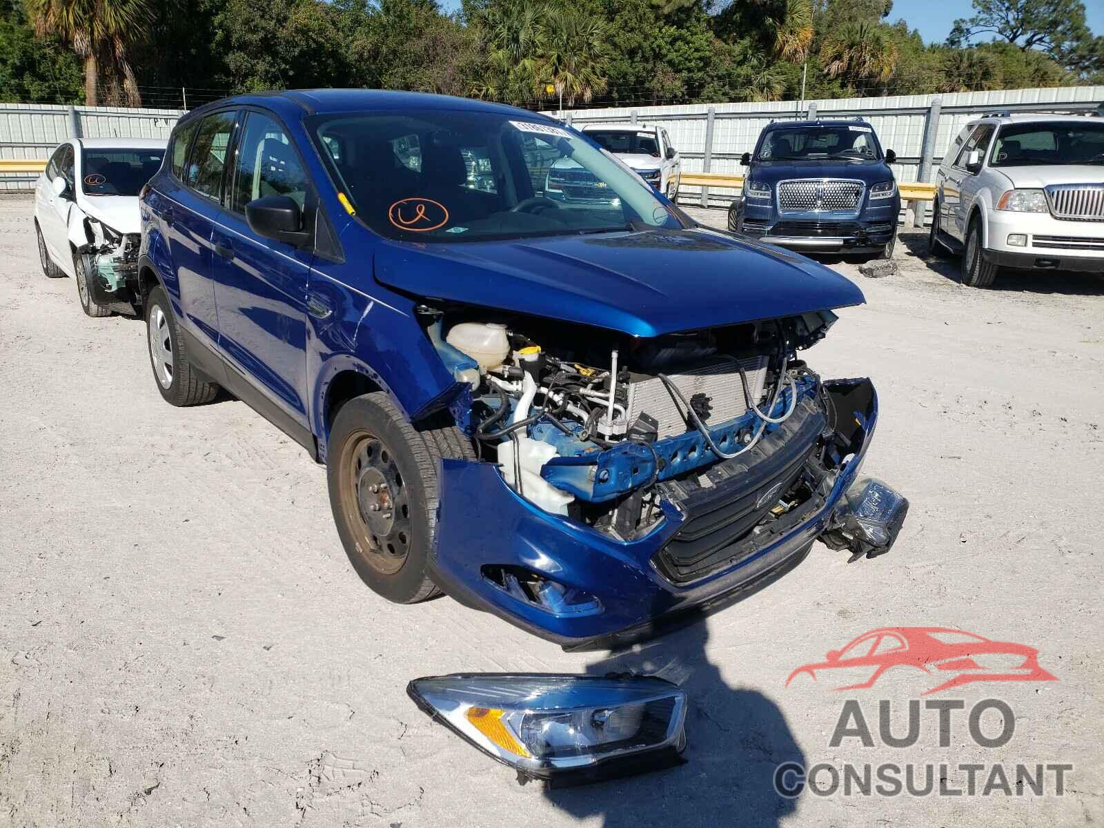 FORD ESCAPE 2017 - 1FMCU0F70HUB74320