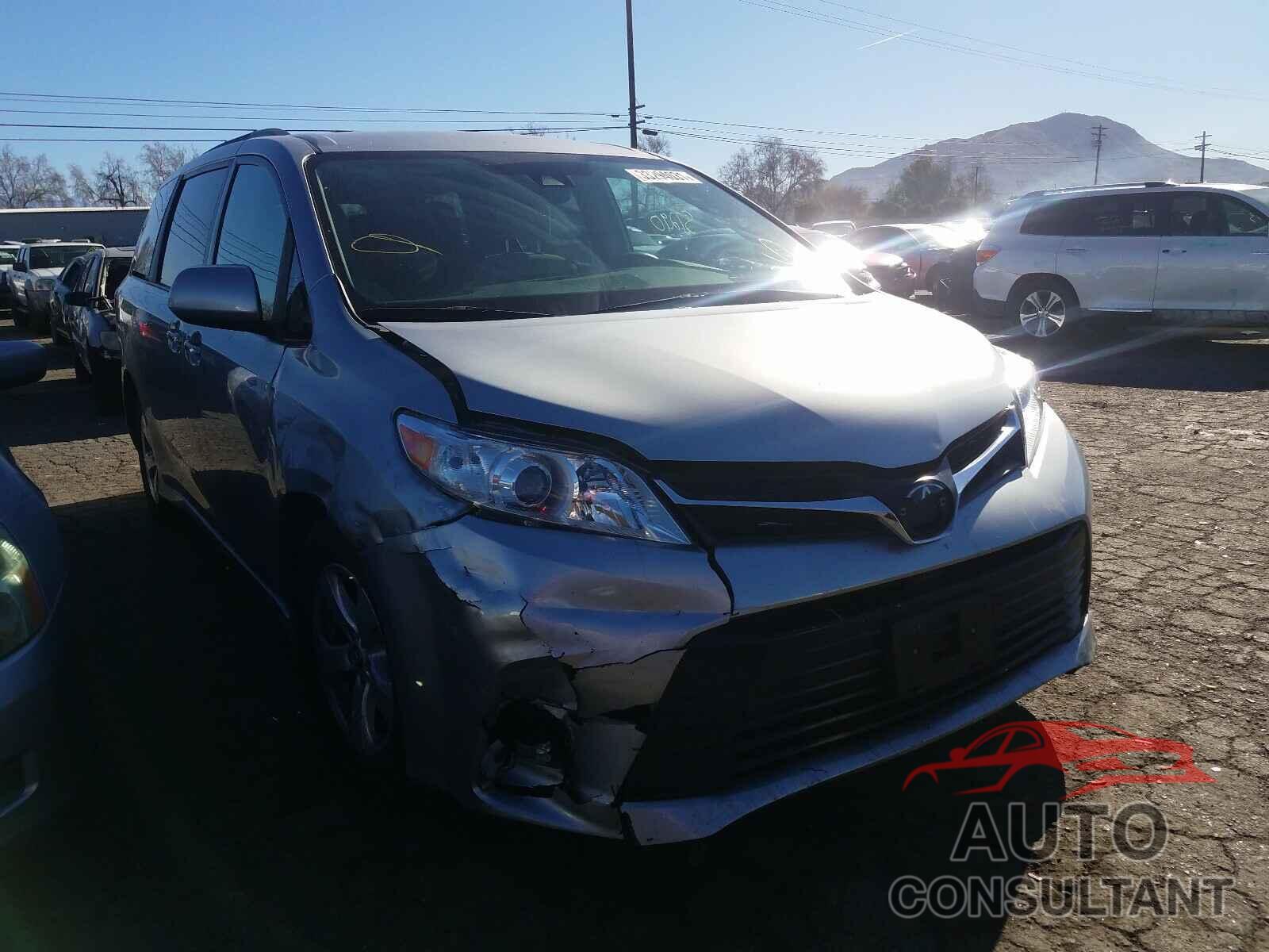 TOYOTA SIENNA 2019 - 5TDKZ3DC6KS977048