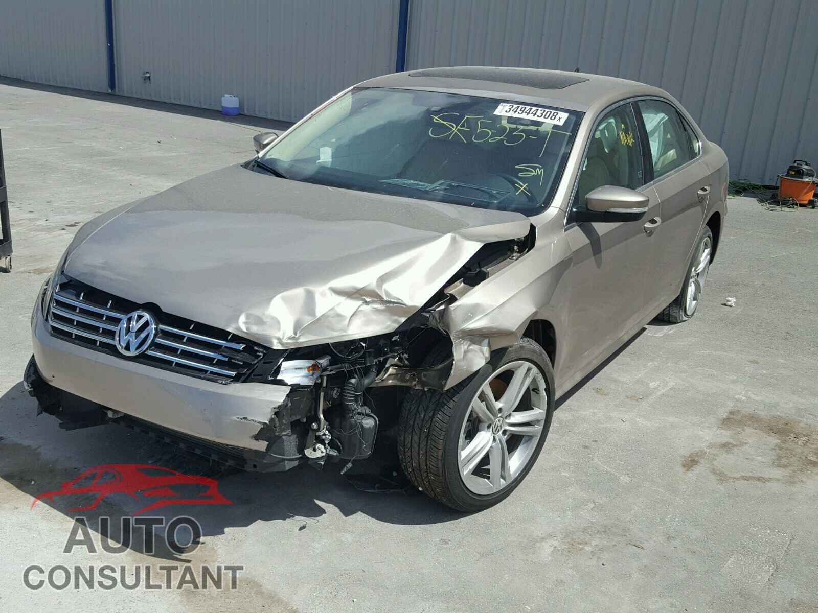 VOLKSWAGEN PASSAT 2015 - 1VWBV7A39FC031859
